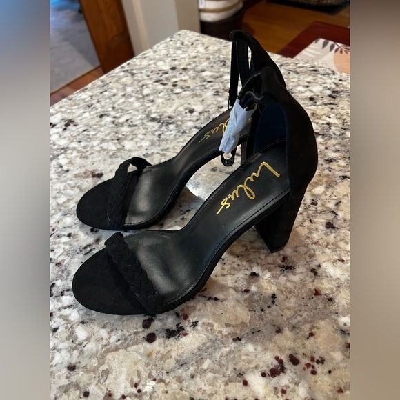 Lulu’s Black Suede Ankle Strap Heel 4” Size 9 - Picture 4 of 7